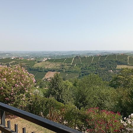 Casa Vacanza Il Colle Del Vento Calosso エクステリア 写真
