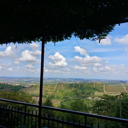 Casa Vacanza Il Colle Del Vento Calosso エクステリア 写真
