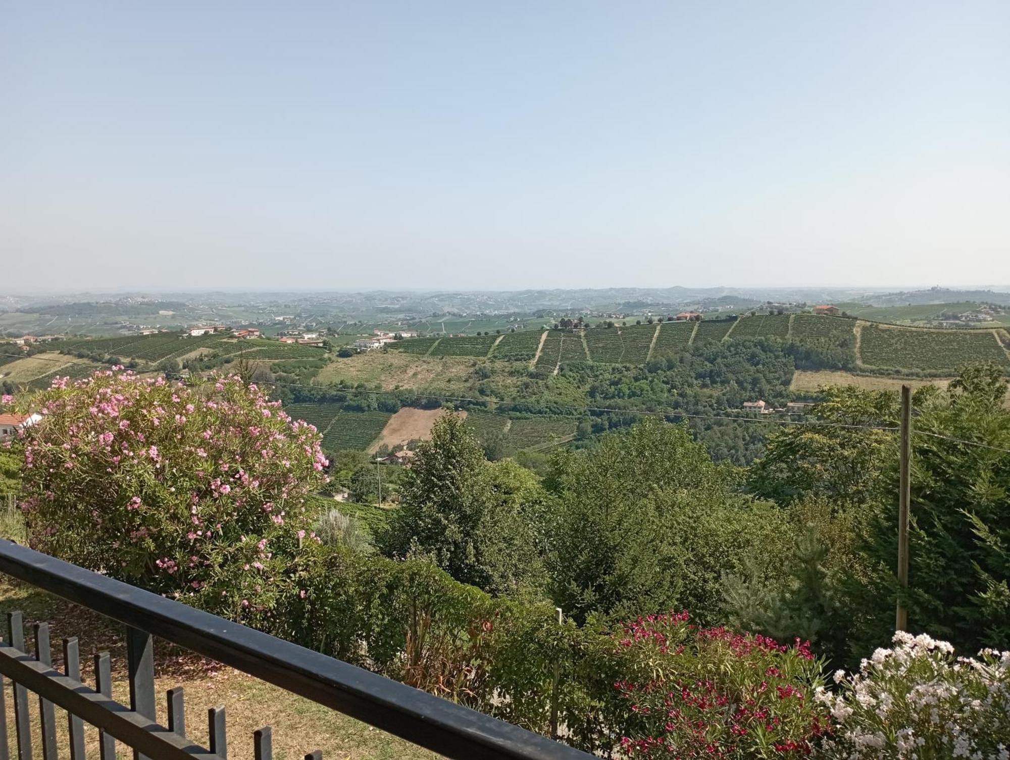 Casa Vacanza Il Colle Del Vento Calosso エクステリア 写真